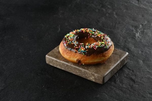 ÇİKOLATALI DONUT