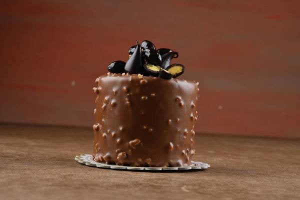 FISTIK ÇİKOLATALI PASTA