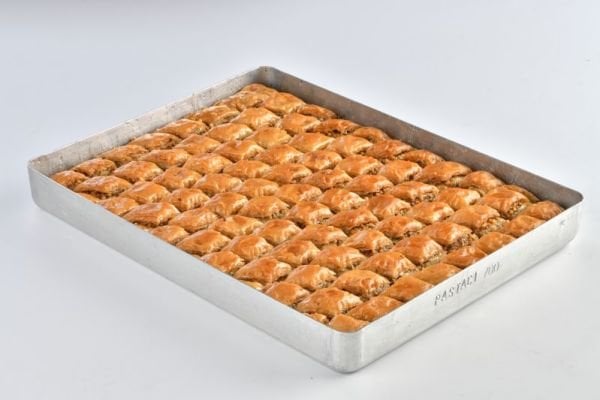 CEVİZLİ EV BAKLAVASI