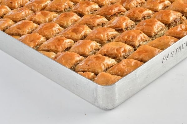 CEVİZLİ EV BAKLAVASI