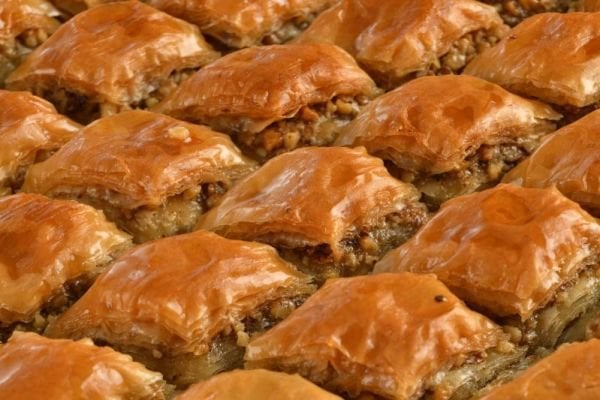 CEVİZLİ EV BAKLAVASI