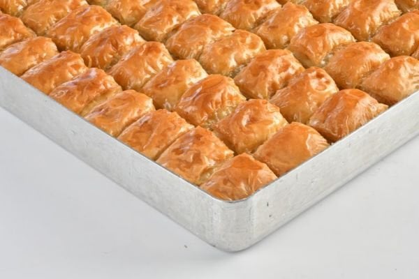 CEVİZLİ BAKLAVA  ( KG )
