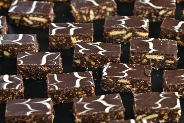 KARIŞIK TATLI SPECİAL KURU PASTA KG